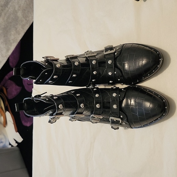 NWOT Women's Black Buckle Zip Up Boots By Fergie Size 6 - Picture 1 of 10